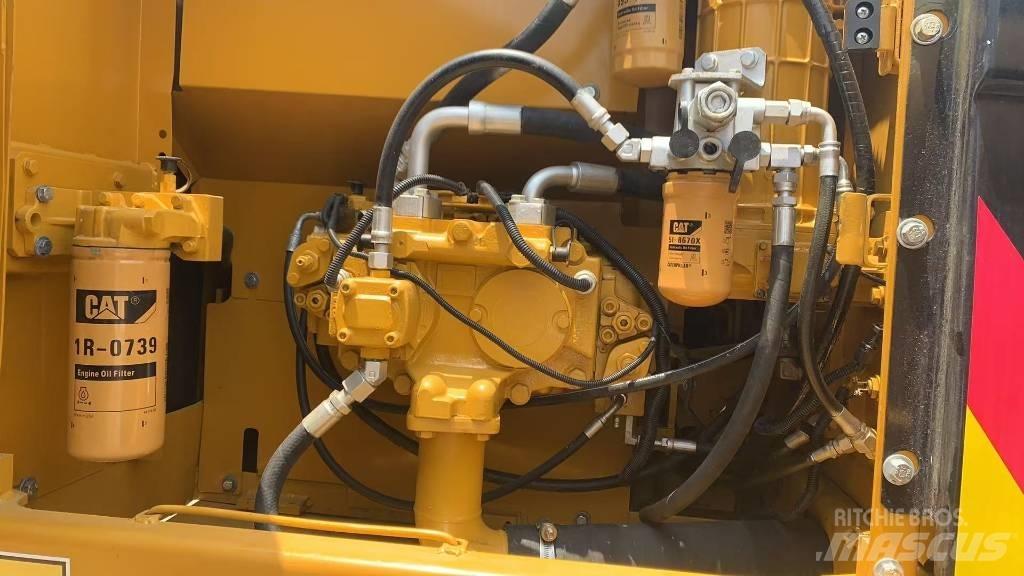 CAT 323 Pelle sur chenilles