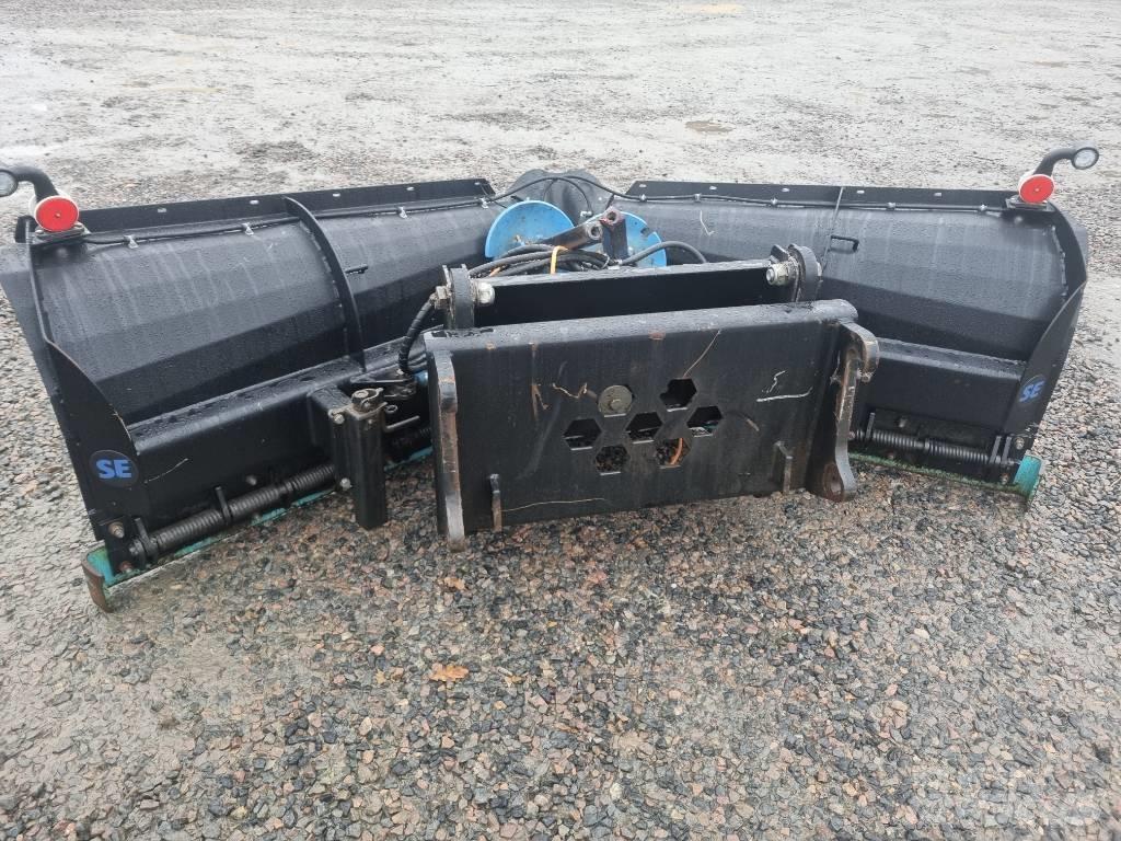 SE Equipment  Vikplog Chasse neige