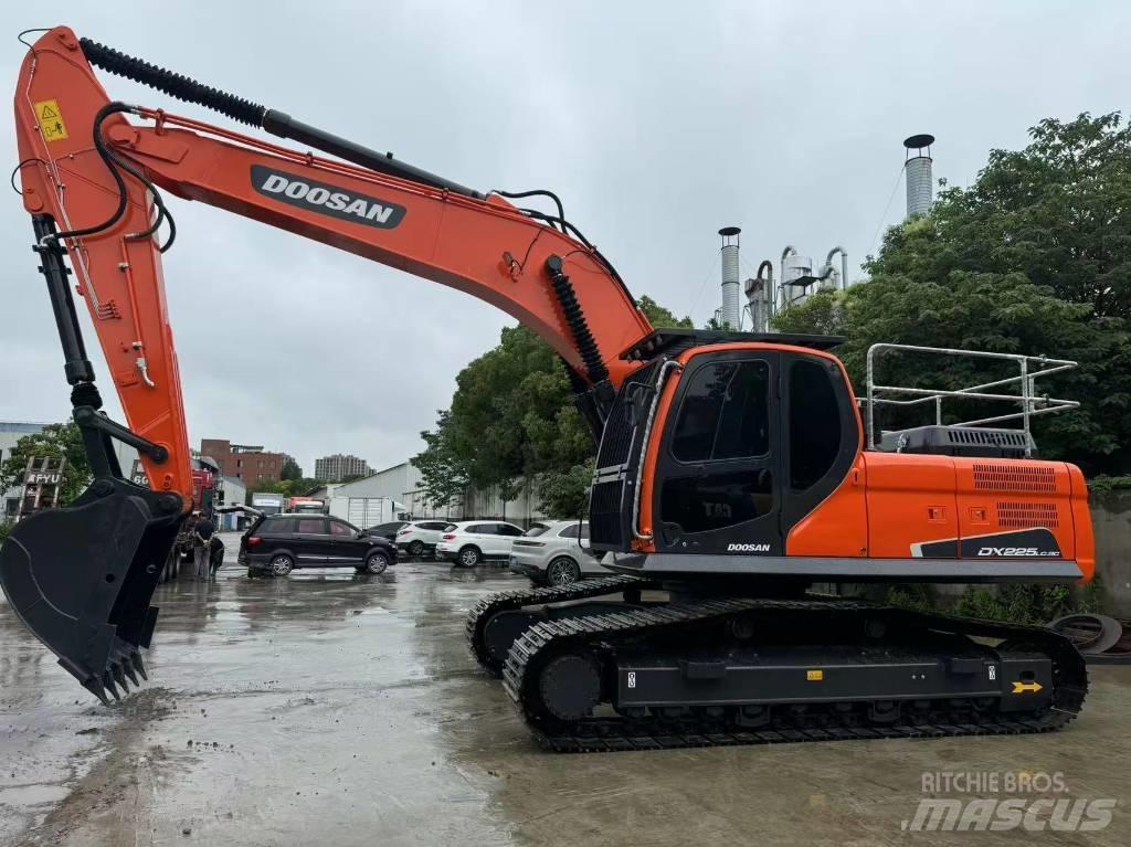 Doosan DX 225 LCA Pelle sur chenilles