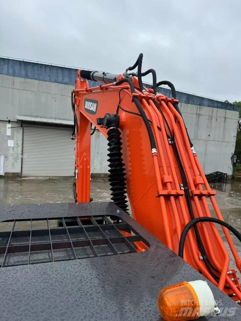 Doosan DX 225 LCA Pelle sur chenilles