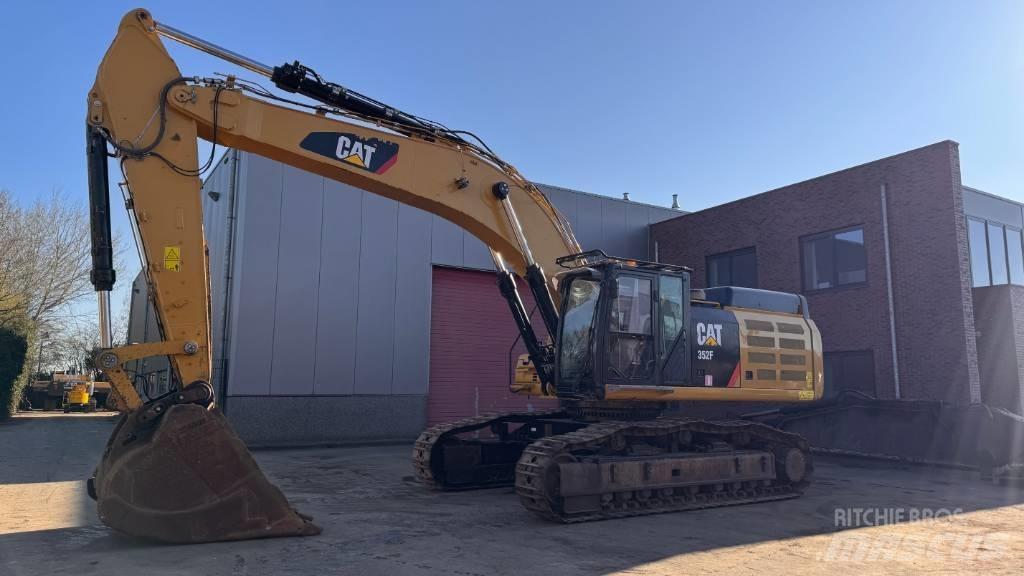 CAT 352 F Pelle sur chenilles