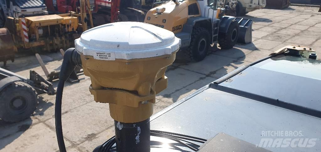 CAT M314 F Pelle sur pneus