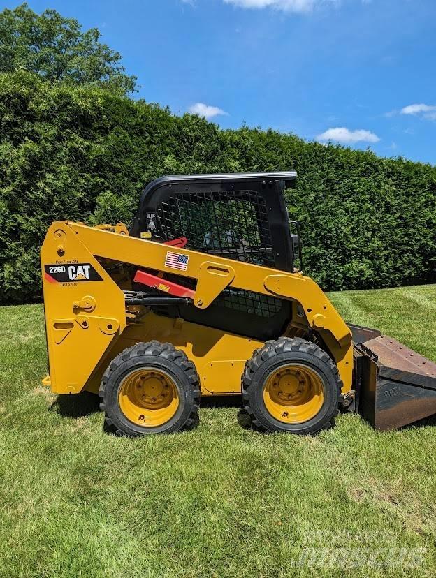 CAT 226 D Chargeuse compacte