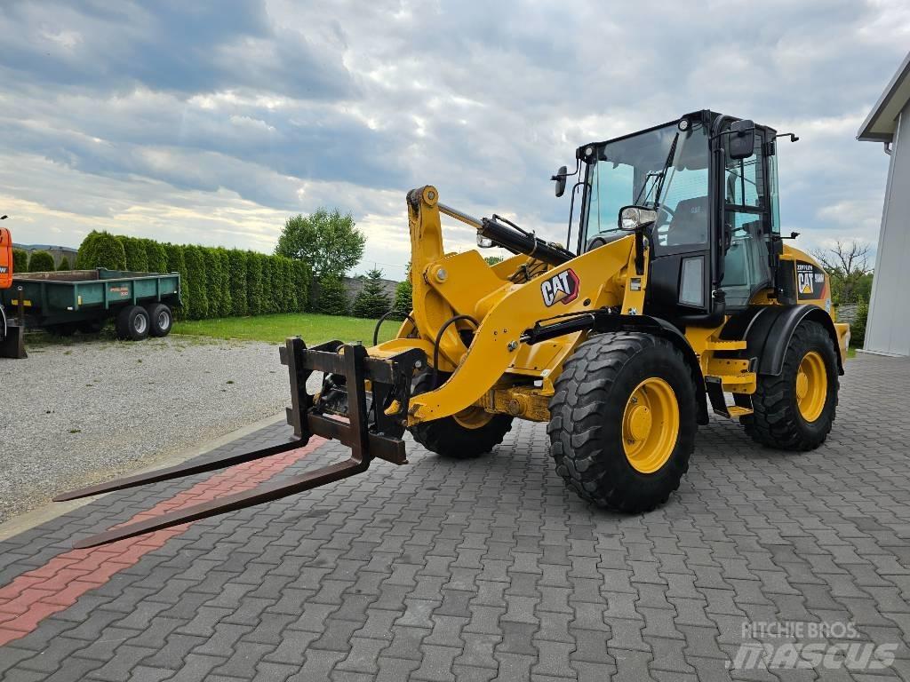 CAT 908 M Chargeuse sur pneus