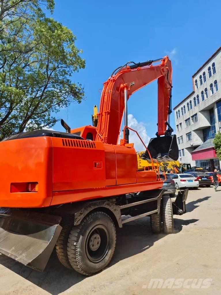 Doosan DH 210 W-7 Pelle sur pneus