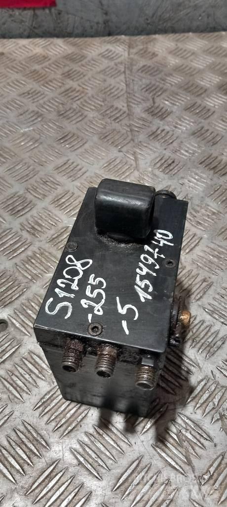 Scania 94 D.   1549740 Hydraulique