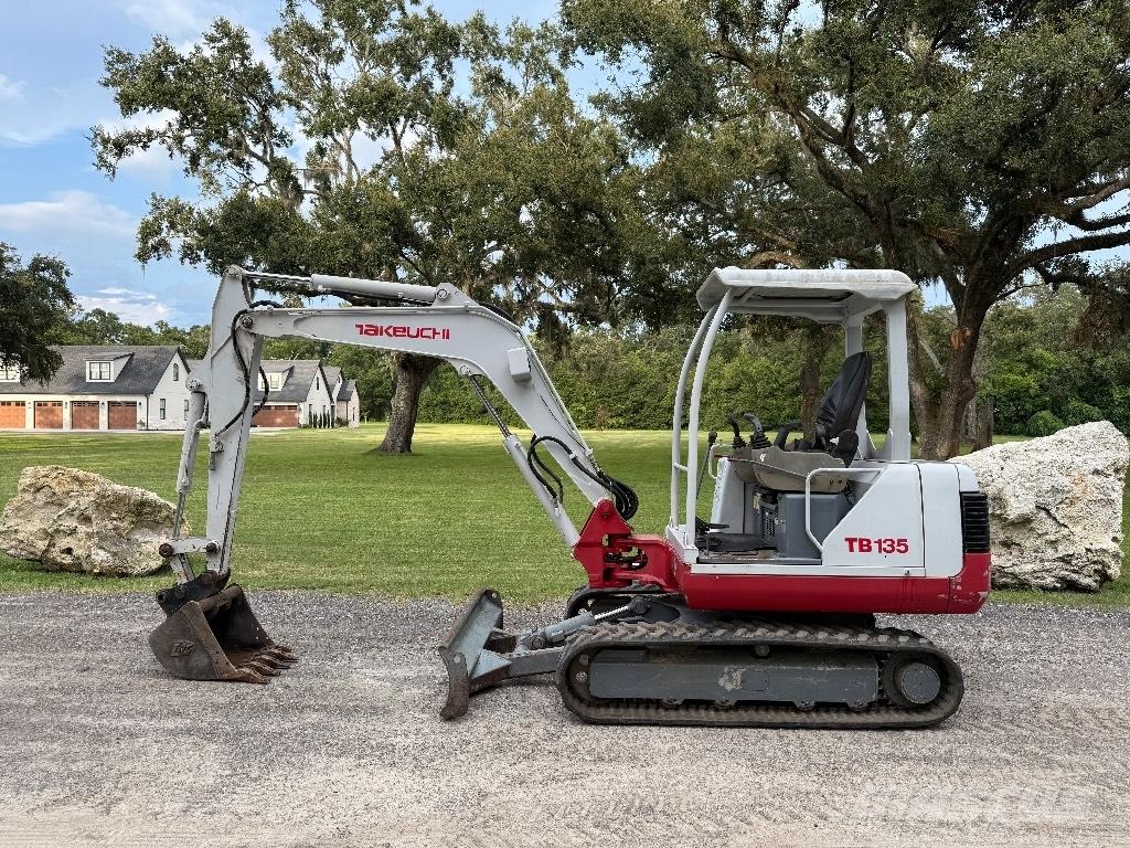 Takeuchi TB 135 Mini pelle < 7t