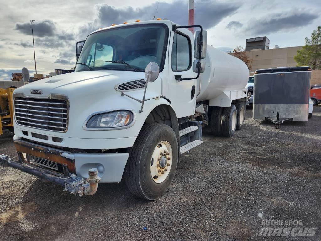 Freightliner M2-106 Camion citerne à eau
