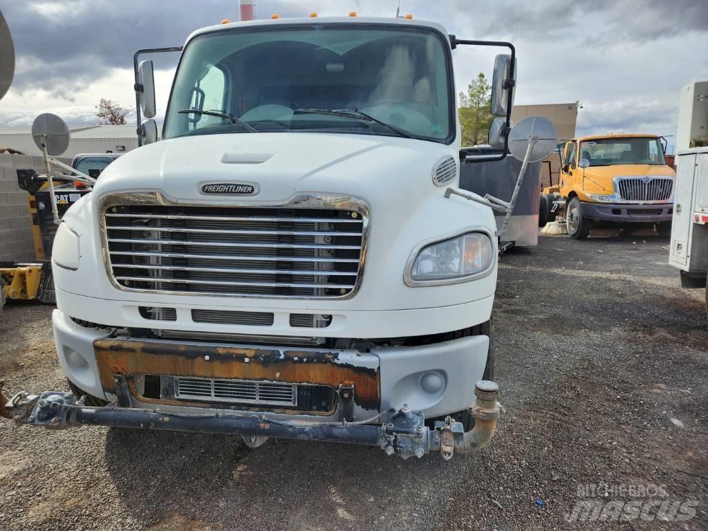 Freightliner M2-106 Camion citerne à eau