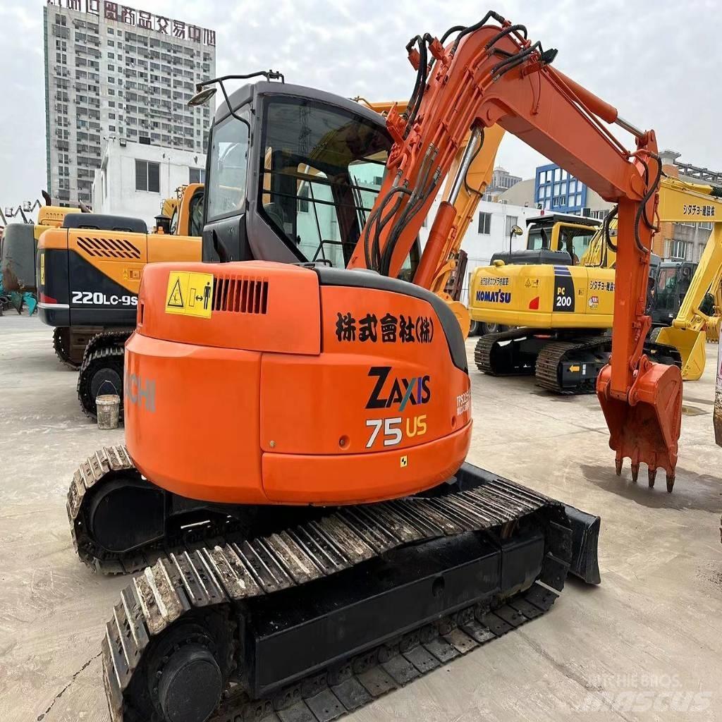 Hitachi ZX 75 Pelle sur chenilles