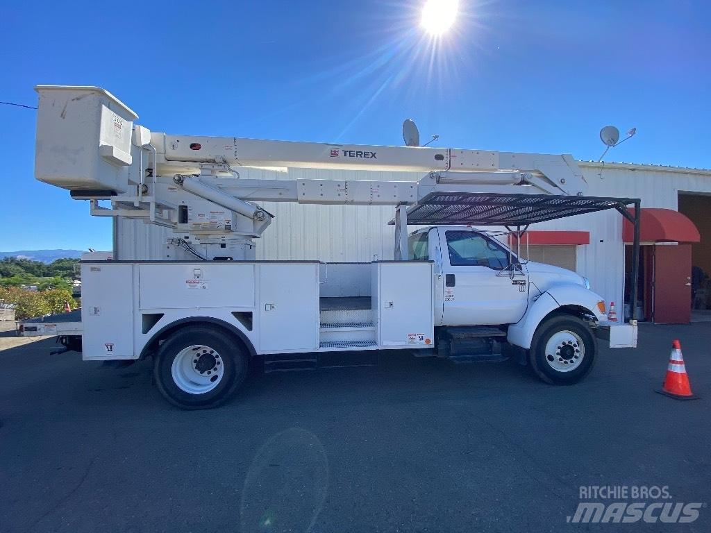 Ford F 750 SD Camion nacelle