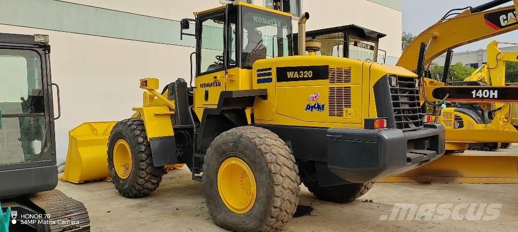 Komatsu WA 320-5 Chargeuse sur pneus