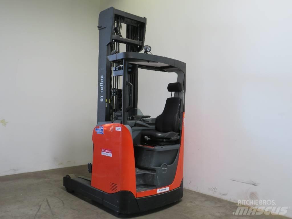 BT RR E 160 H Chariot à mât rétractable