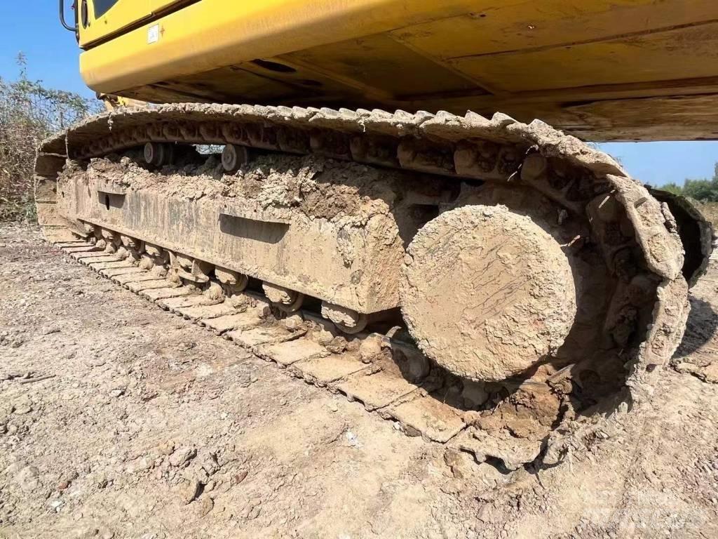 Komatsu PC 220 Pelle sur chenilles