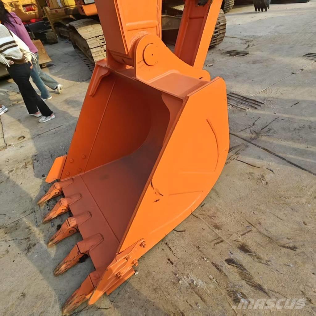 Hitachi ZX 210 Pelle sur chenilles
