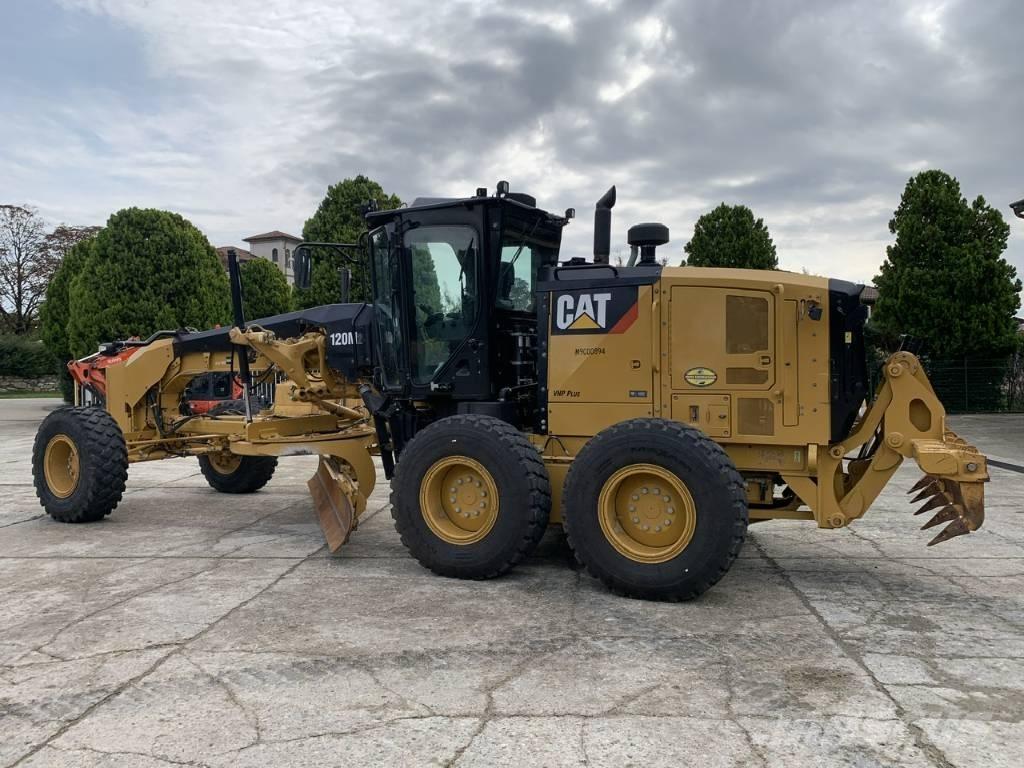 CAT 120 M 2 Niveleuse