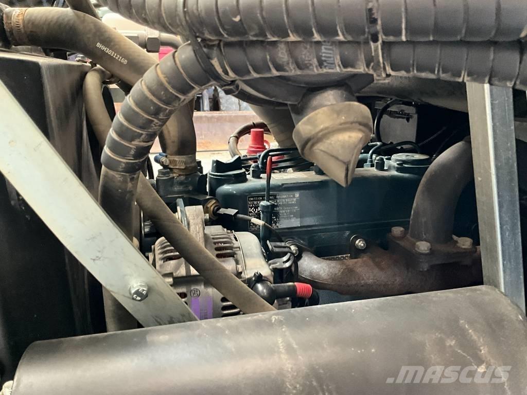 Kubota RT 260-2 Chargeuse sur pneus