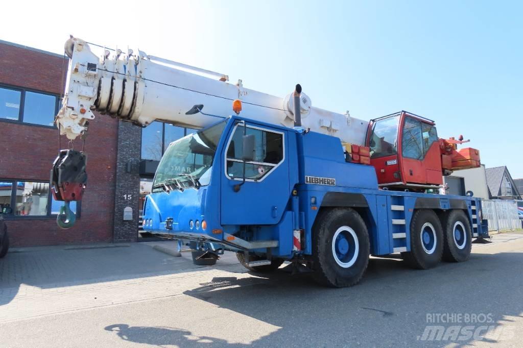 Liebherr LTM 1055-1 Grues tout terrain