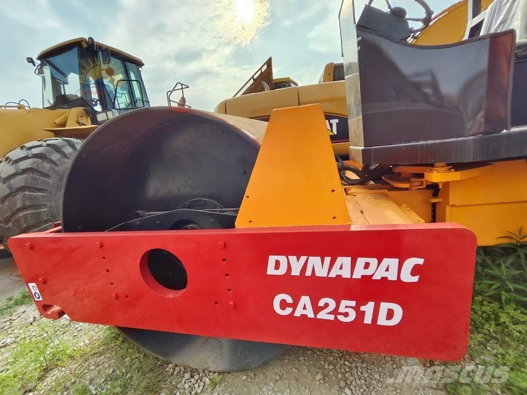 Dynapac CA 251 D Rouleaux monocylindre