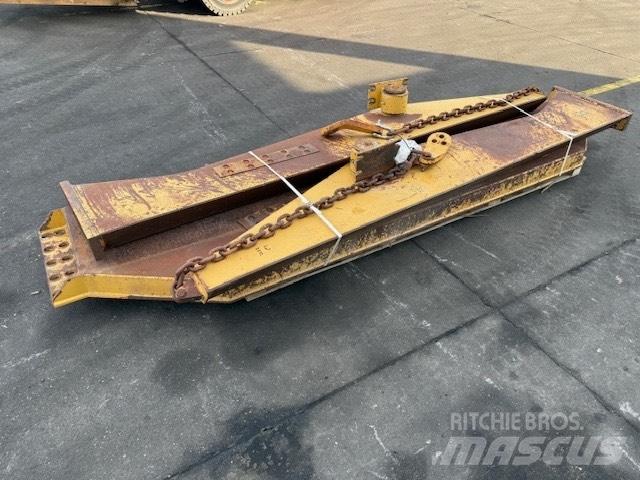 CAT 735 TAIL GATE Tombereau articulé