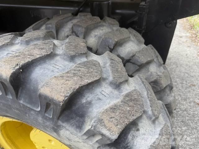 New Holland WE 170 C Pelle sur pneus