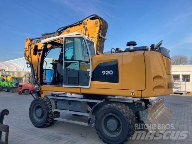 Liebherr A920 Pelle sur pneus
