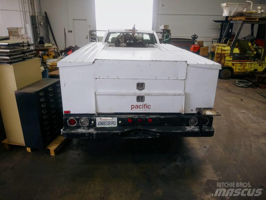 Chevrolet 3500 Utilitaire benne