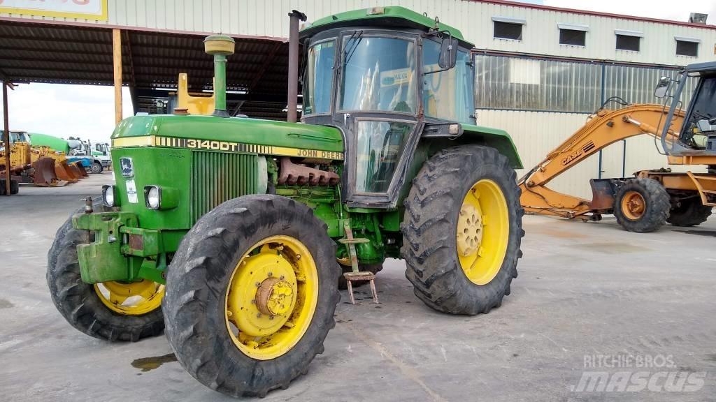 John Deere 3140 DT Tracteur