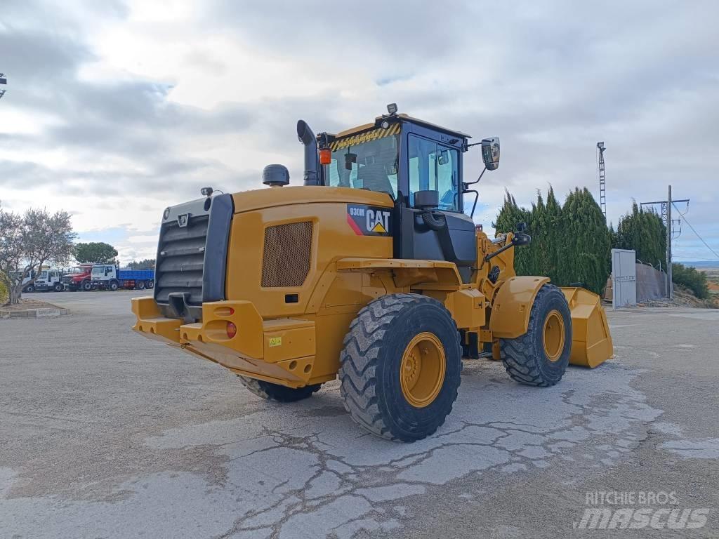 CAT 930M Chargeuse sur pneus