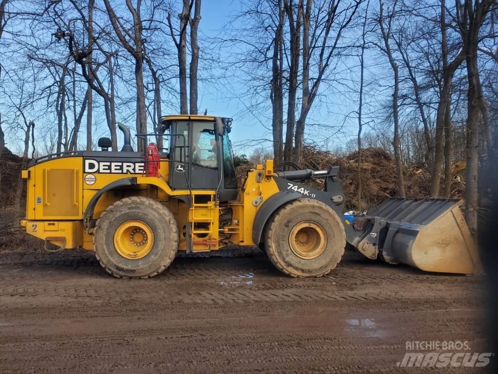 John Deere 744 K Chargeuse sur pneus