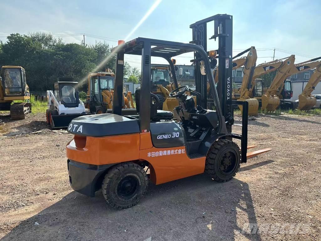 Toyota 30 forklift Chariots diesel