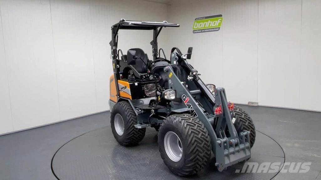 GiANT G2500 HD Chargeuse sur pneus
