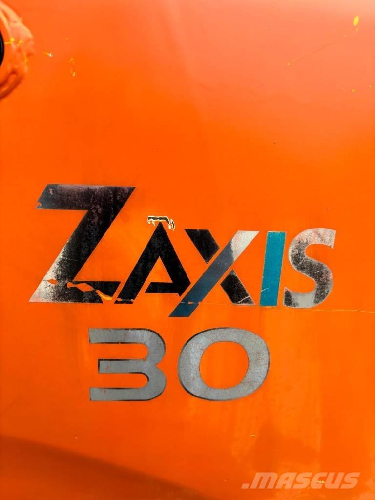 Hitachi ZX 30 Mini pelle < 7t