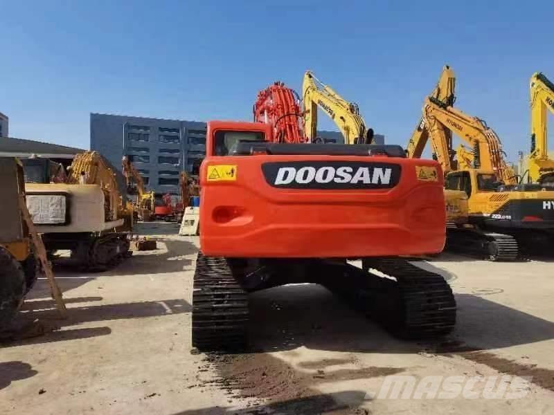 Doosan DX 225 Pelle sur chenilles