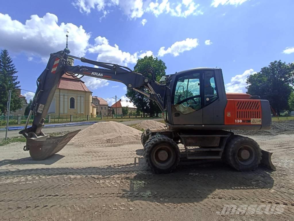 Atlas 150 W Pelle sur pneus