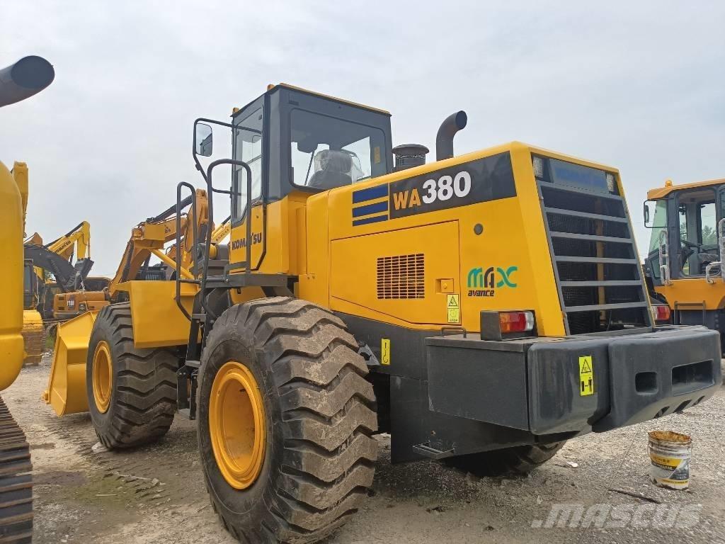 Komatsu WA 380 Chargeuse sur pneus