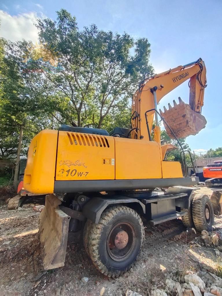 Hyundai R210W-7 Pelle sur pneus