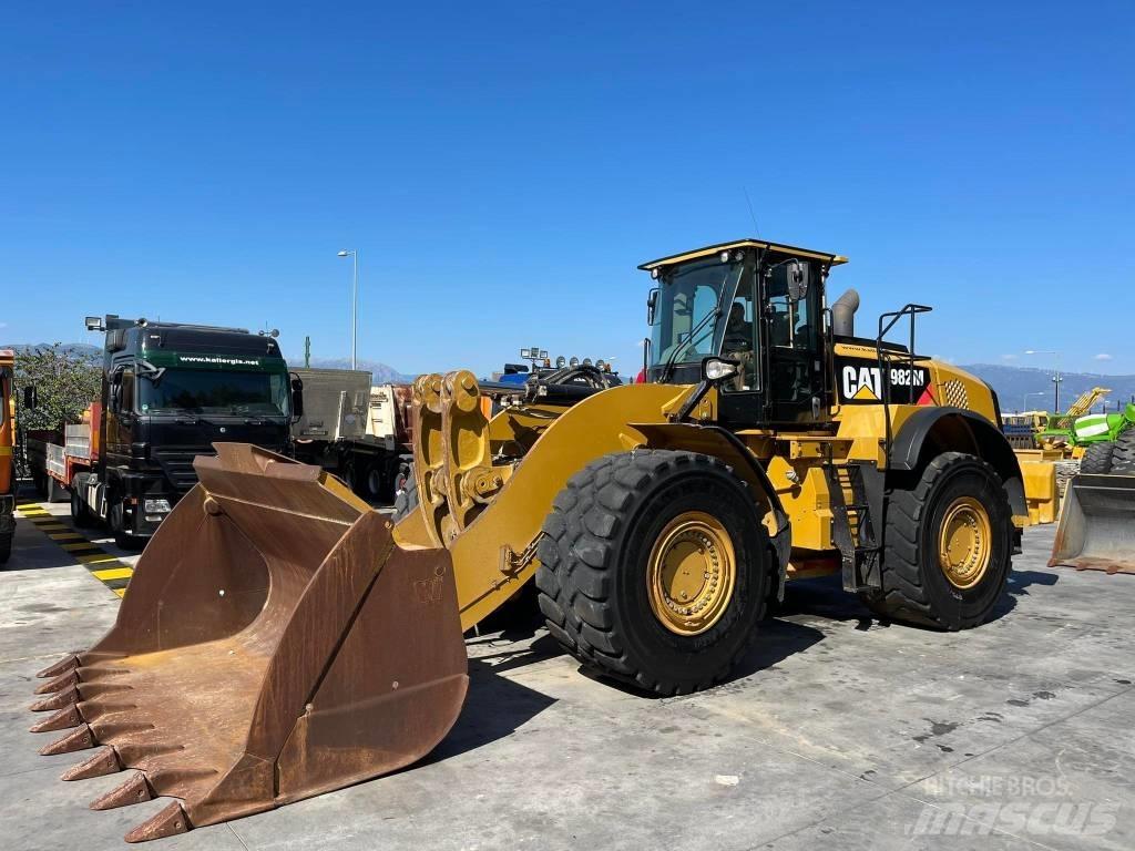 CAT 982 M Chargeuse sur pneus