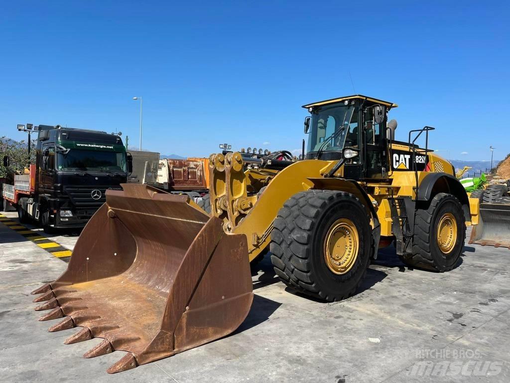 CAT 982 M Chargeuse sur pneus