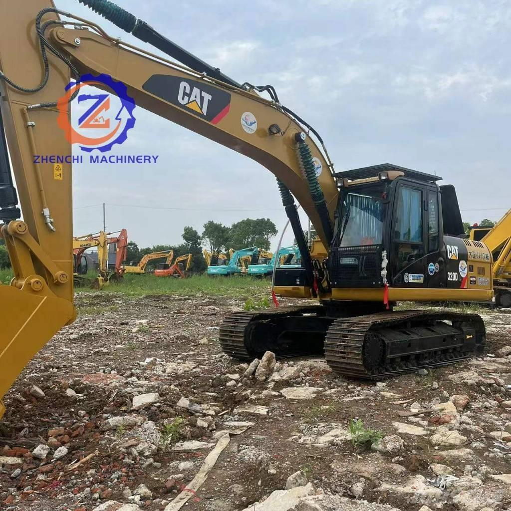 CAT 320 D2 Pelle sur chenilles