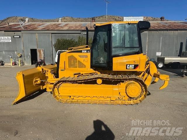 CAT D 5 Bouteurs sur chenilles
