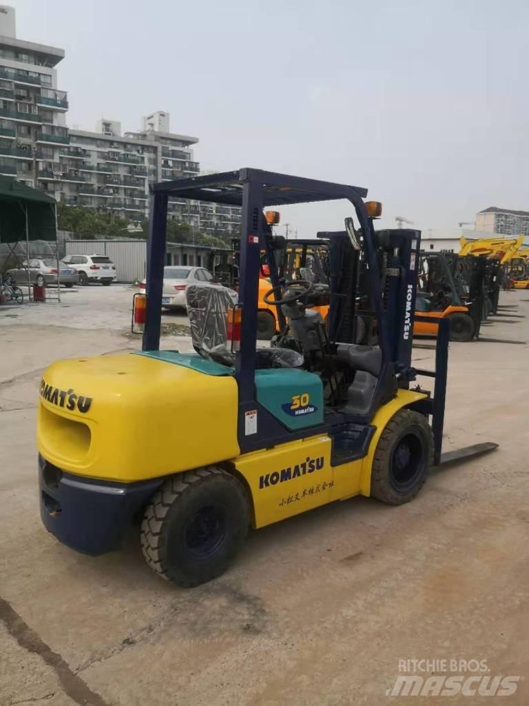 Komatsu FD 30 T-14 Chariots diesel