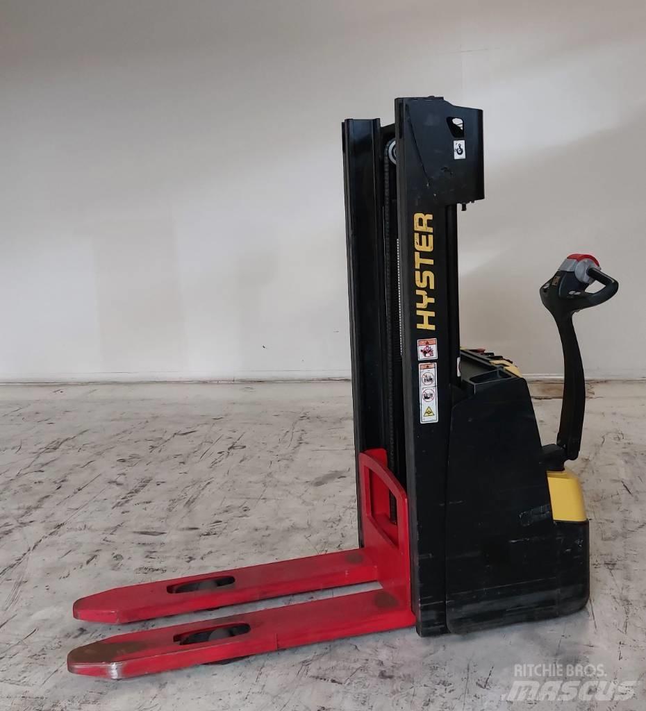Hyster S 1.0 Gerbeur accompagnant