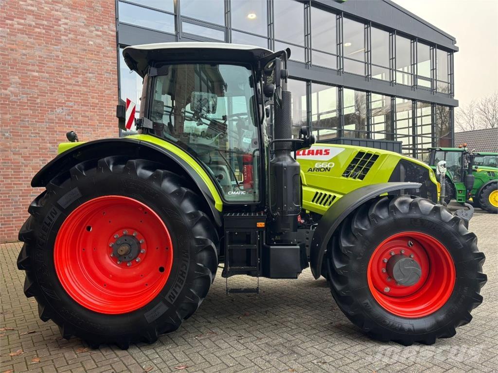 CLAAS Arion 660 Tracteur