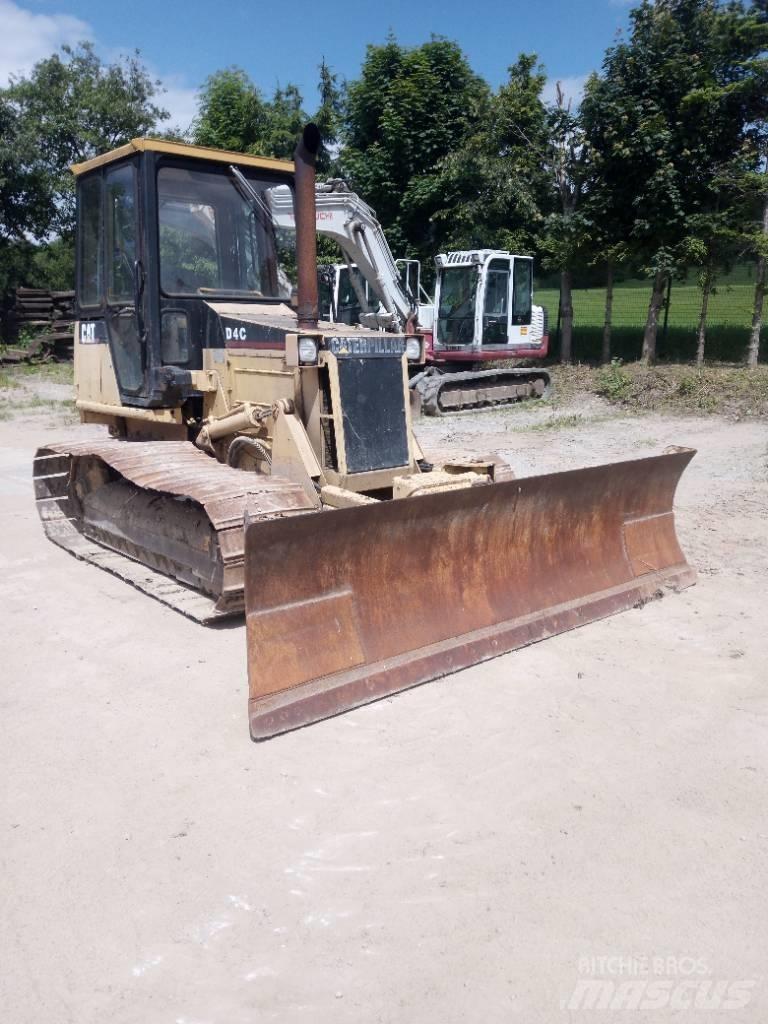 CAT D 4 C Bouteurs sur chenilles