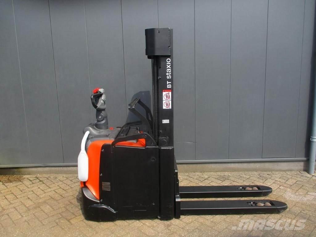 BT SPE 200L Gerbeur accompagnant