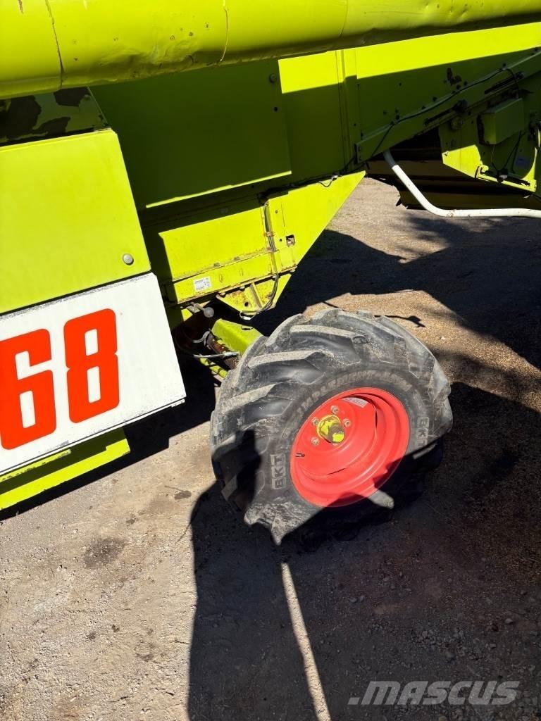 CLAAS Dominator 68 Moissonneuse batteuse