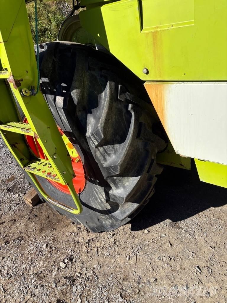 CLAAS Dominator 68 Moissonneuse batteuse