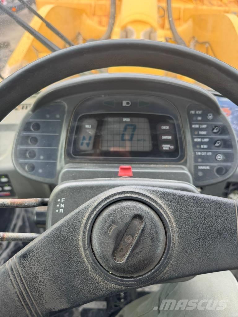 Komatsu WA 500-3 Chargeuse sur pneus