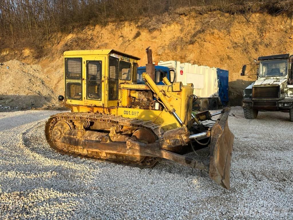 CAT D 6 C Bouteurs sur chenilles